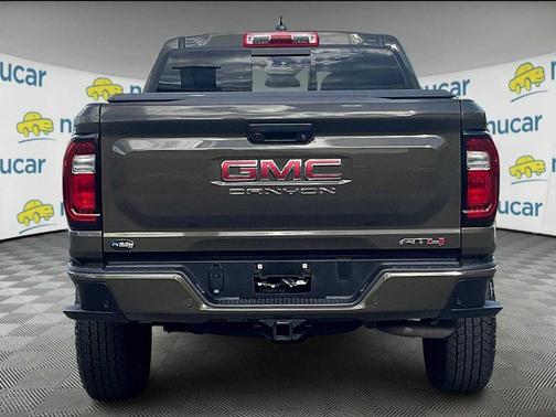2024 GMC Canyon AT4