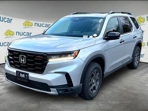 Silver 2025 Honda Pilot TrailSport