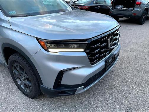 Silver 2025 Honda Pilot TrailSport