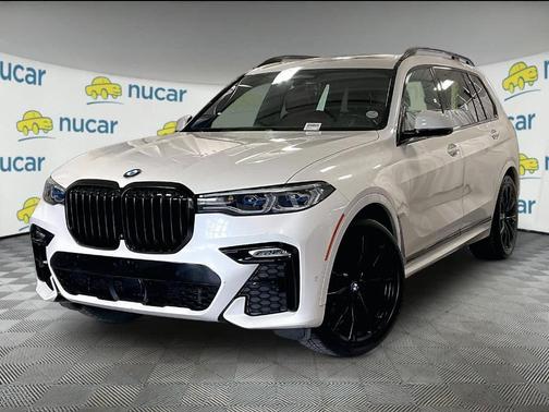White 2022 BMW X7 M50i