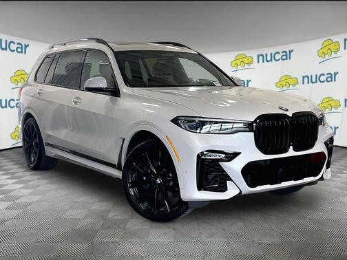 White 2022 BMW X7 M50i