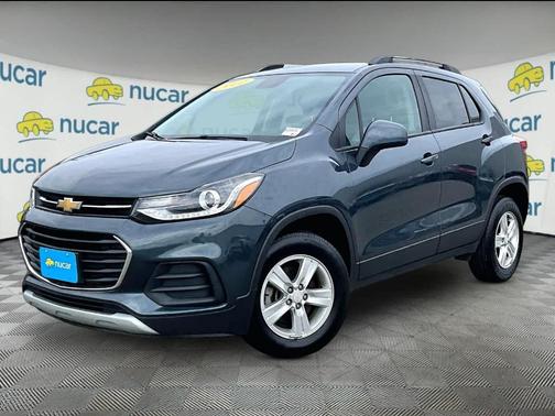 Gray 2022 Chevrolet Trax LT