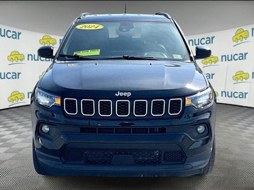 Black 2024 Jeep Compass Latitude