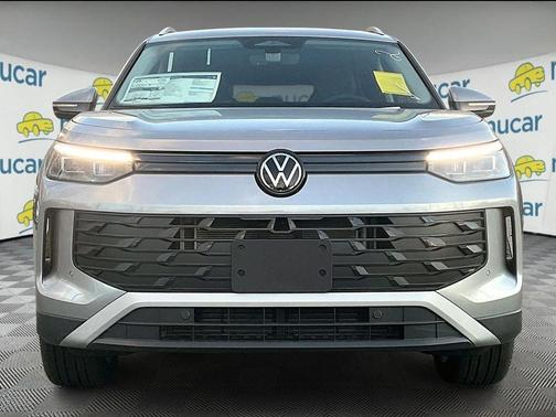 Pyrite Silver Metallic 2026 Volkswagen Tiguan 2.0T SE