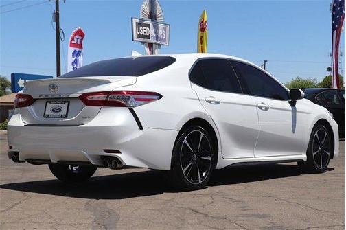 Photo 5 of 21 of 2020 Toyota Camry XSE