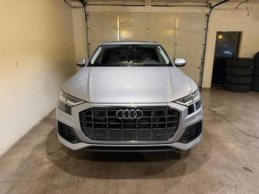 2022 Audi Q8 55 Premium Plus