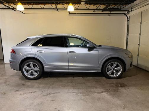 2022 Audi Q8 55 Premium Plus