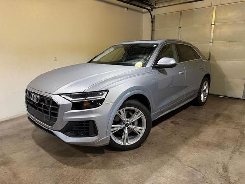 2022 Audi Q8 55 Premium Plus