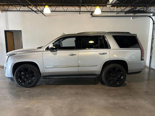 2019 Cadillac Escalade Luxury