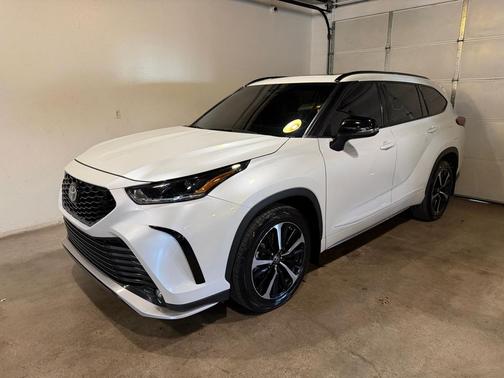 2022 Toyota Highlander XSE