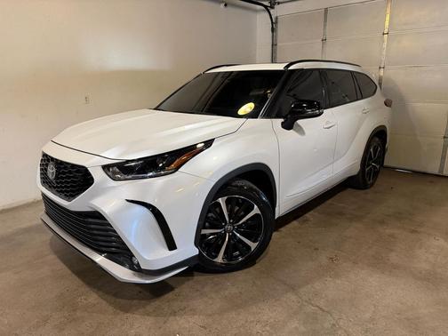 2022 Toyota Highlander XSE