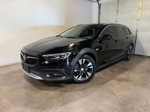 2018 Buick Regal TourX Essence