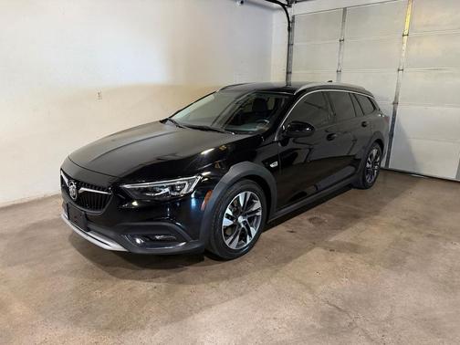 2018 Buick Regal TourX Essence