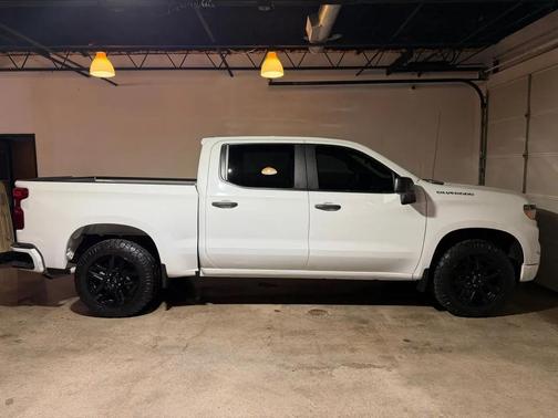 White 2022 Chevrolet Silverado 1500 Custom