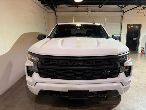 White 2022 Chevrolet Silverado 1500 Custom