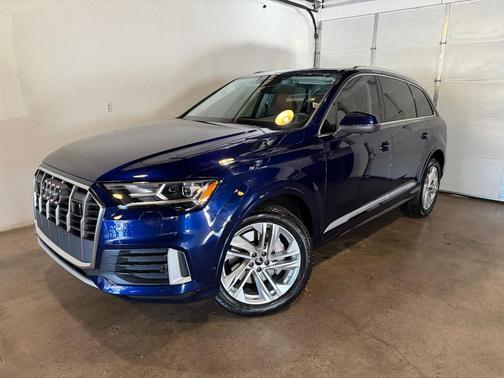2023 Audi Q7 45 Premium Plus