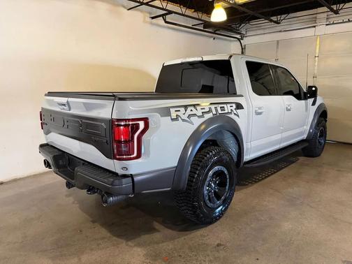 2017 Ford F-150 Raptor SuperCrew 4WD