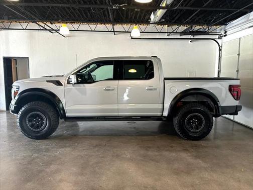 2025 Ford F-150 Raptor SuperCrew 37 Package 4WD