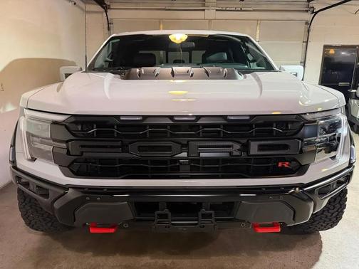 Avalanche 2026 Ford F-150 Raptor SuperCrew 4WD