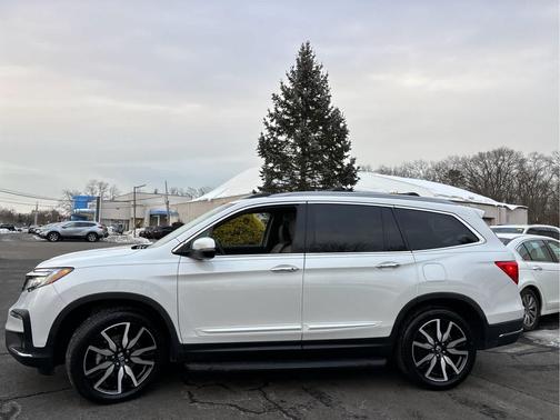 2022 Honda Pilot Touring 8-Passenger