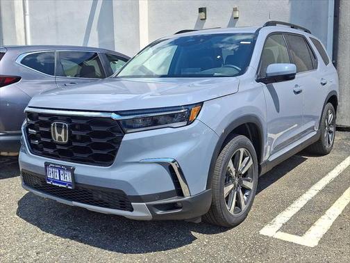 2025 Honda Pilot Touring 8-Passenger