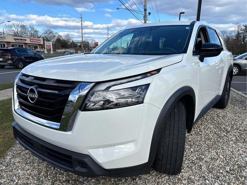 Glacier White 2023 Nissan Pathfinder S 4WD