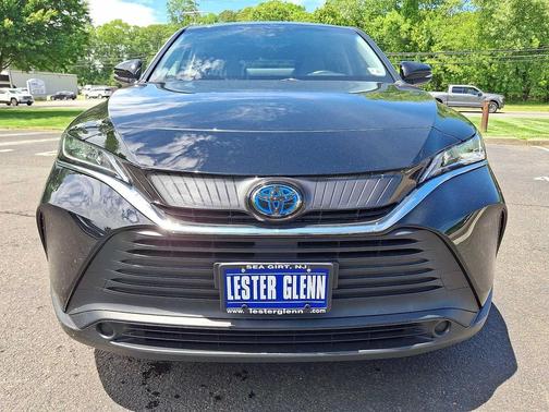 Black 2021 Toyota Venza LE