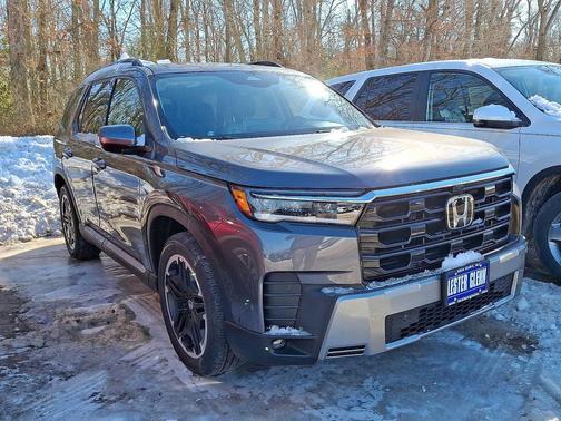 2026 Honda Pilot Touring 8-Passenger