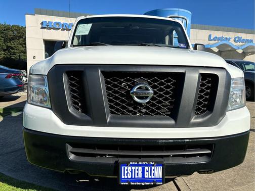 2014 Nissan NV Passenger NV3500 HD S V6