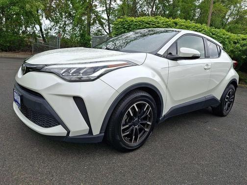 Blizzard Pearl 2020 Toyota C-HR LE