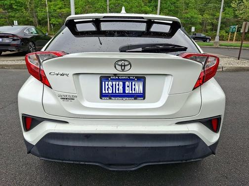 Blizzard Pearl 2020 Toyota C-HR LE