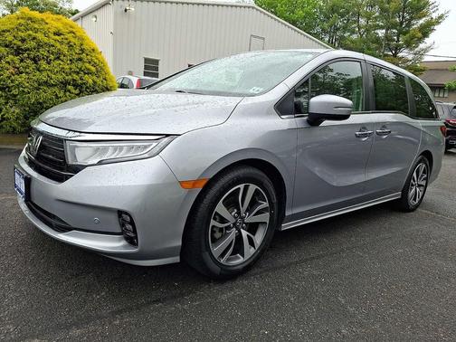 Lunar Silver Metallic 2023 Honda Odyssey Touring