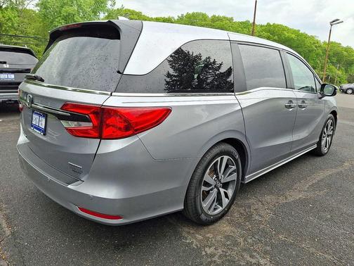 Lunar Silver Metallic 2023 Honda Odyssey Touring