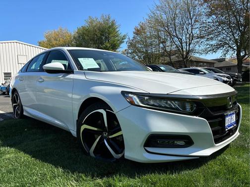 Platinum White Pearl 2018 Honda Accord Sport