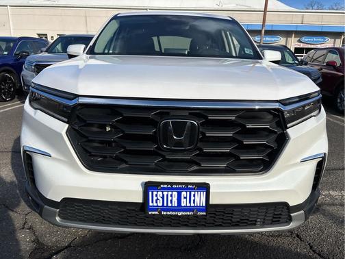 Platinum White Pearl 2023 Honda Pilot AWD EX-L 8 Passenger