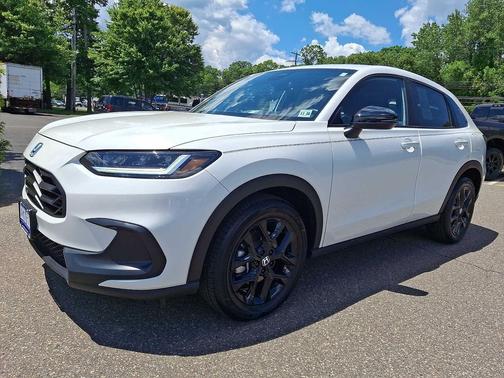 Platinum White Pearl 2024 Honda HR-V AWD Sport
