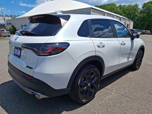 Platinum White Pearl 2024 Honda HR-V AWD Sport