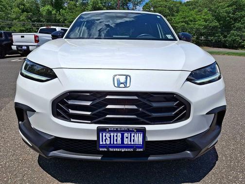 Platinum White Pearl 2024 Honda HR-V AWD Sport