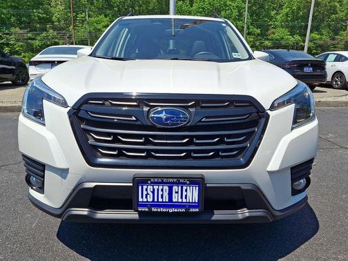 Crystal White Pearl 2023 Subaru Forester Premium