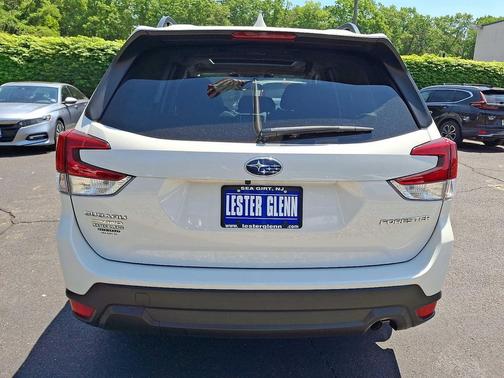 Crystal White Pearl 2023 Subaru Forester Premium