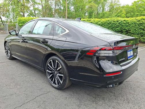 Crystal Black Pearl 2024 Honda Accord Hybrid Touring