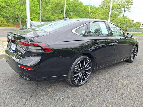 Crystal Black Pearl 2024 Honda Accord Hybrid Touring