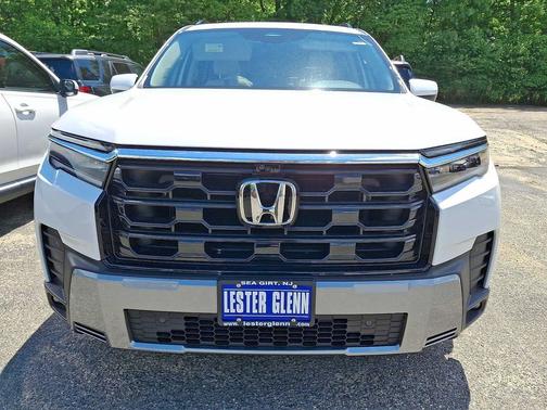 Platinum White Pearl 2026 Honda Pilot Touring 8-Passenger