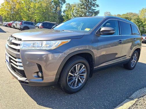 Predawn Gray Mica 2019 Toyota Highlander XLE