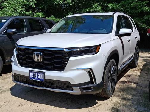 2025 Honda Pilot Touring 8-Passenger
