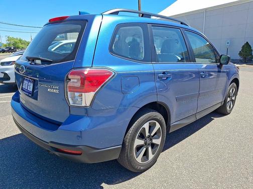Quartz Blue Pearl 2017 Subaru Forester 2.5i