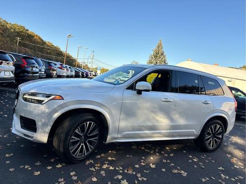 2020 Volvo XC90 T5 Momentum