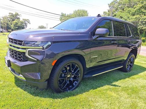 Dark Ash Metallic 2024 Chevrolet Tahoe LS