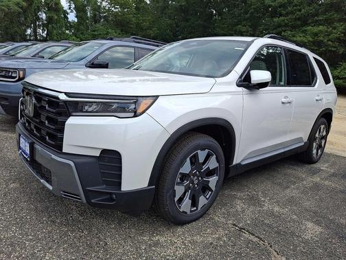 Platinum White Pearl 2026 Honda Pilot Touring 8-Passenger