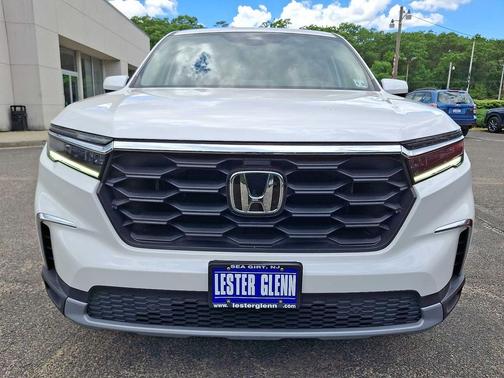 Platinum White Pearl 2023 Honda Pilot AWD EX-L 8 Passenger